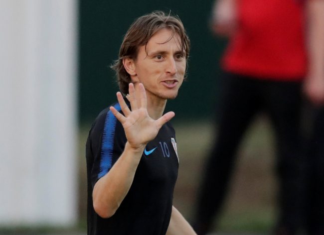 القضاء بانتظار  اللاعب الكرواتي مودريتش لمحاكمته، ولحضور رئيسة البلاد المبارايات قصة أخرى!