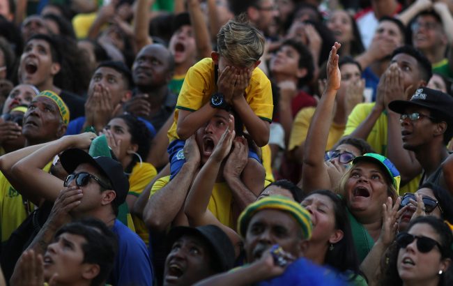 البرازيل خرجت بهدف عكسي.. يعبر عن الانقاسامات السياسية في البلاد