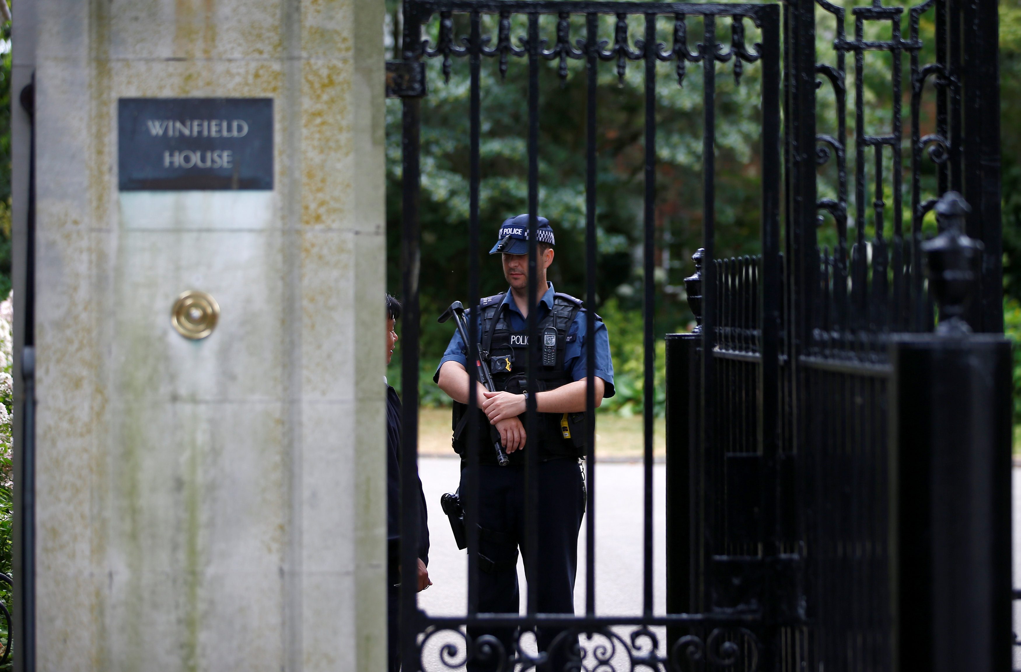 حتى الأميركيون لم يسلموا من “ترمب الفظ”.. تعليمات لرعايا واشنطن في بريطانيا بـ”الاختفاء” خلال زيارة الرئيس