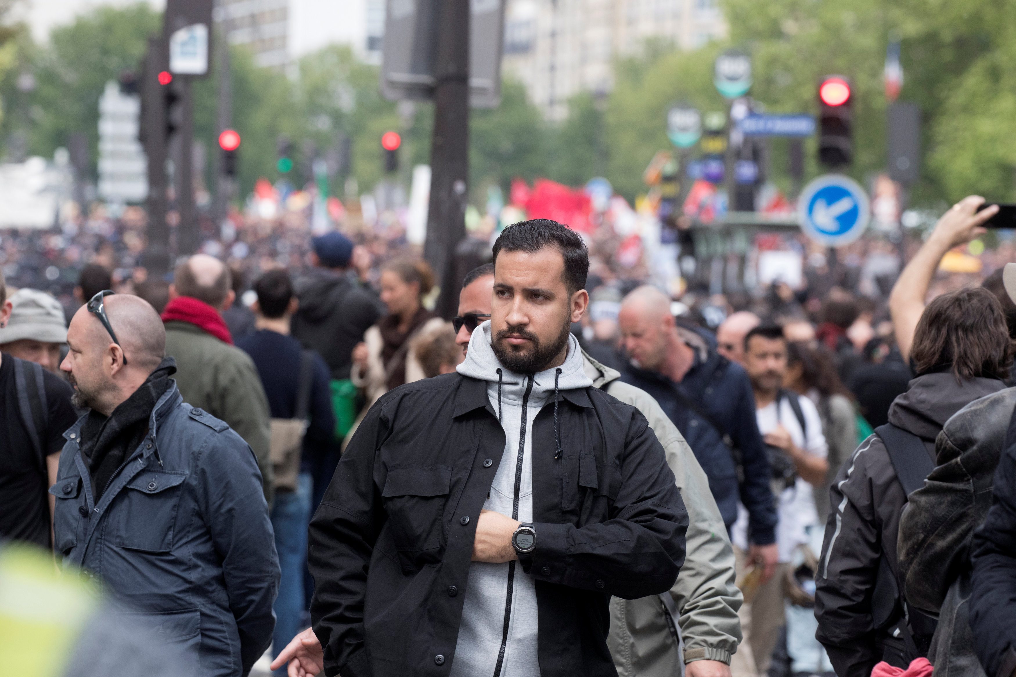 اليكساندر بانيلا المتهم بتعنيف متظاهرين
