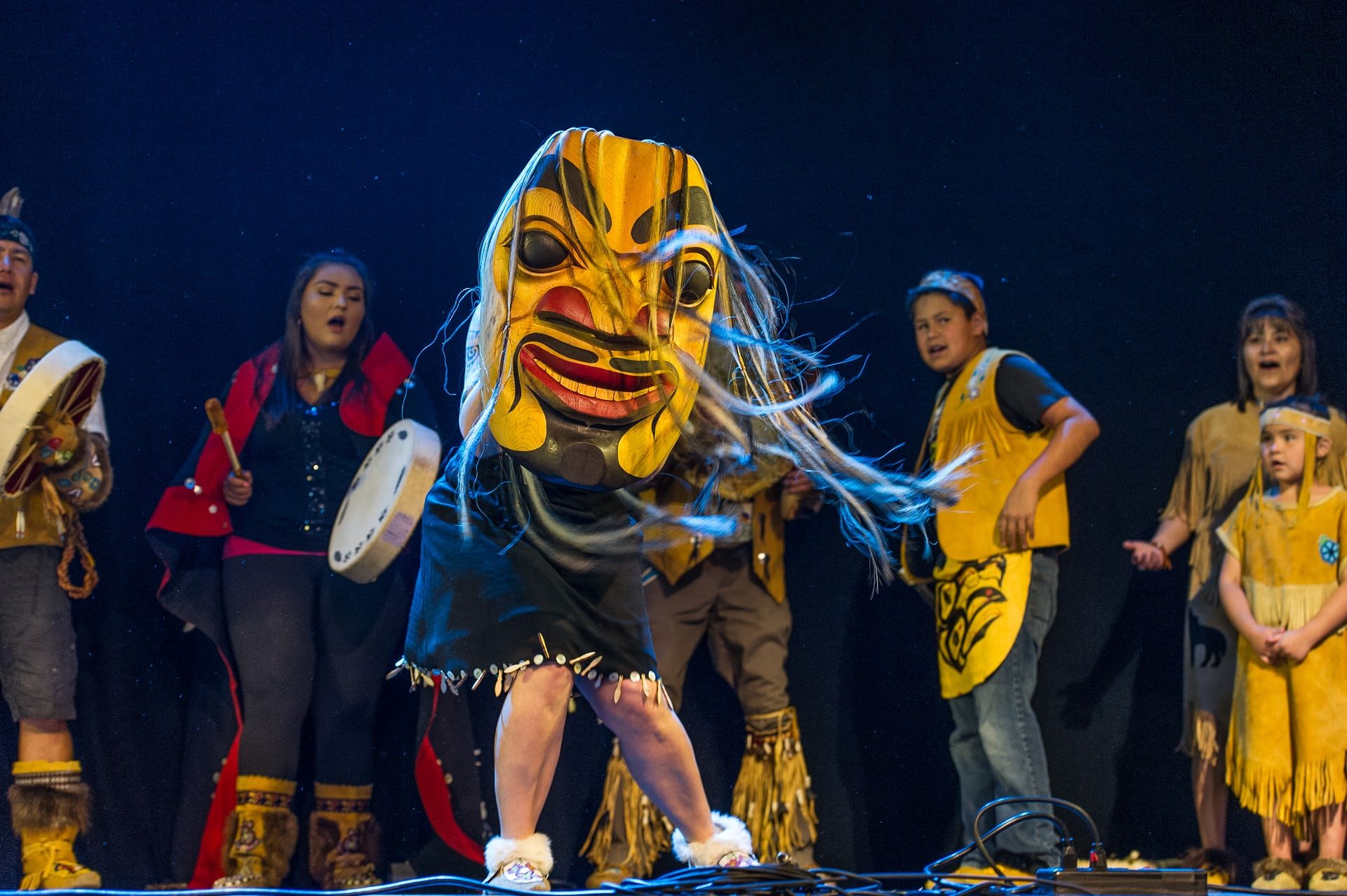 نساء الإسكيمو يستعيدون طقوسهم الوثنية في مهرجان الإنويت