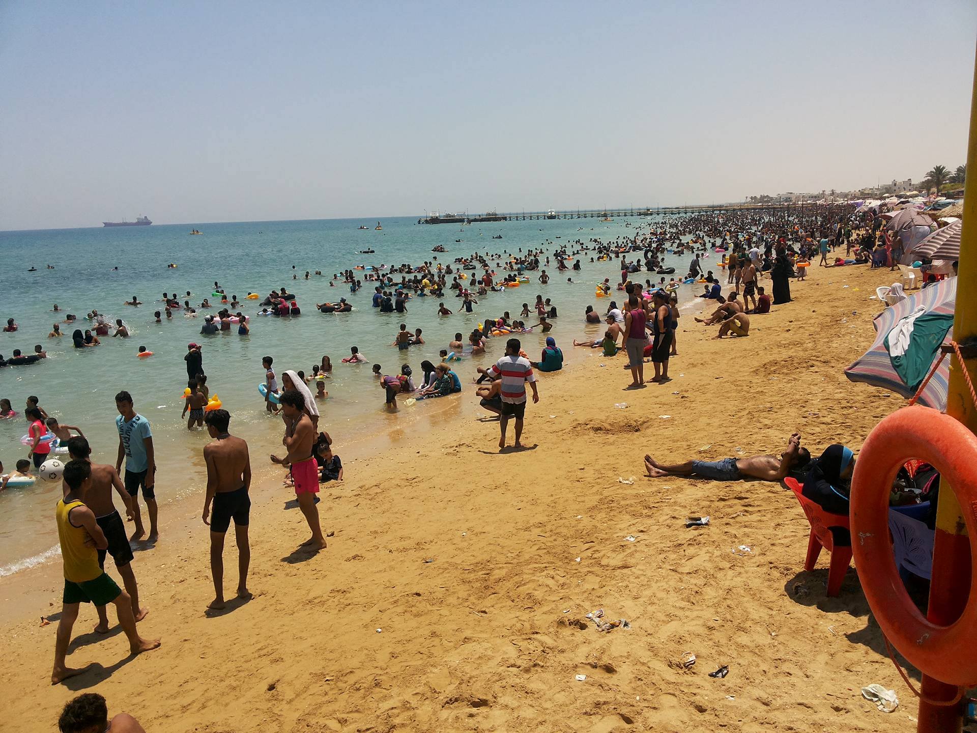 القبح والعشوائية.. ما الذي حدث للشواطئ في مصر؟