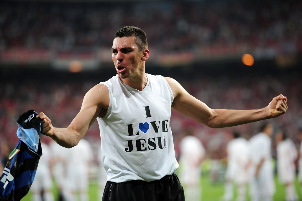 المقاتل المتديِّن.. اللاعب البرازيلي لوسيو يروي قصته التي لم تنتهِ بعد