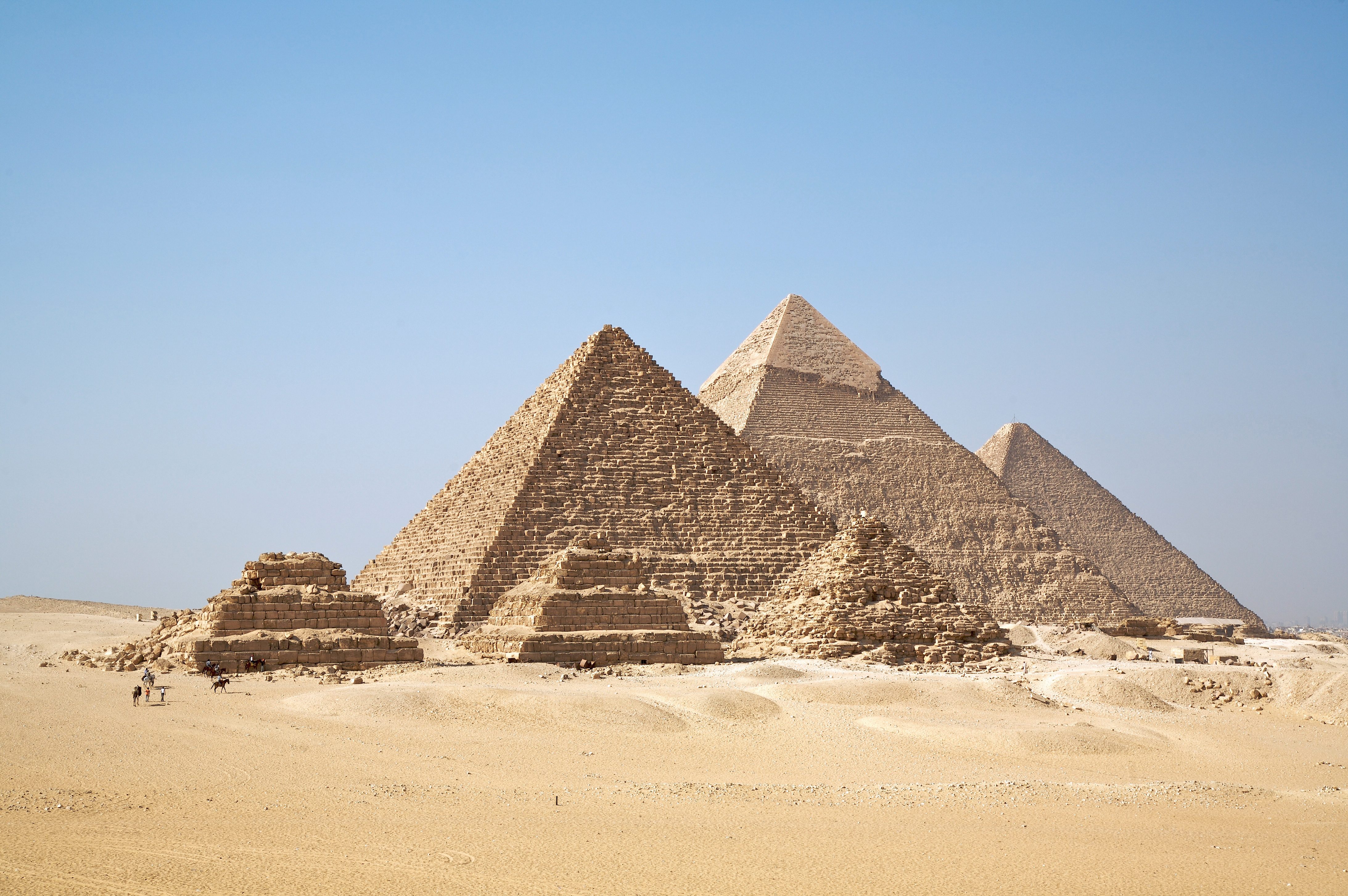 أهرامات الجيزة، أولى عجائب الدنيا السبع القديمة