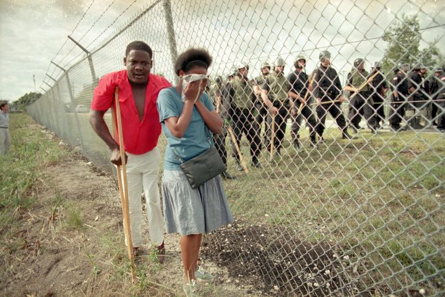 تعذيب وذل ومهانة.. رحلتي من الصومال إلى خيمة بالسويد