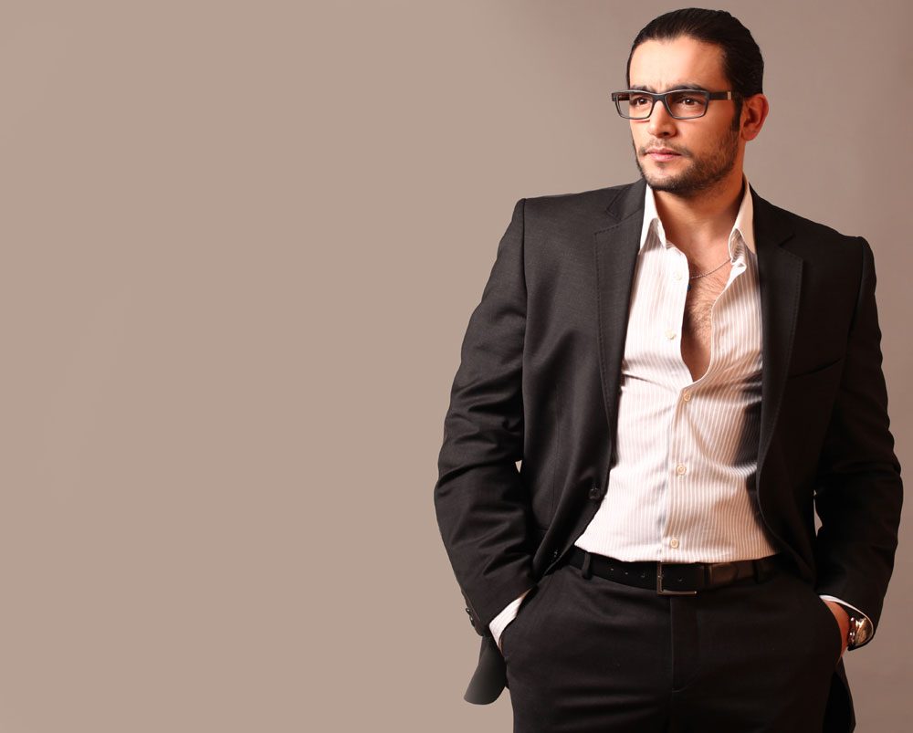 هاني سلامة يعود للسينما بعد غياب 7 سنوات، ويشارك منتج ومؤلف “فوق السحاب” أول أفلامهما