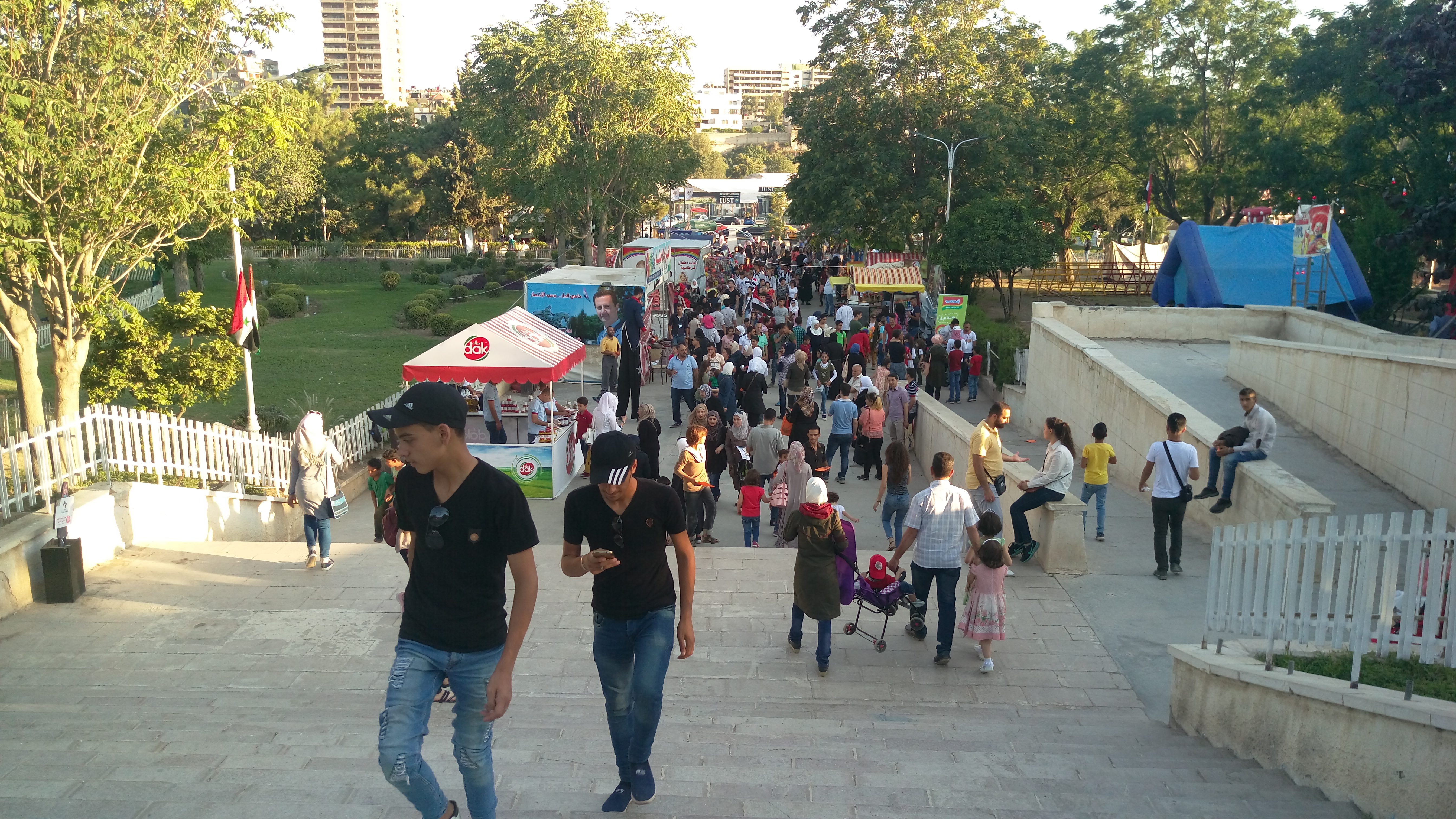 أكل وزهور ومعرض دولي.. هكذا تستقبل دمشق صيفها هذا العام بعد 8 سنوات من الحرب