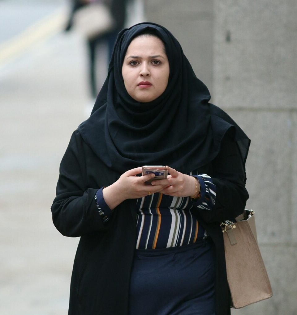 المدانة الشابة فاطمة خان -