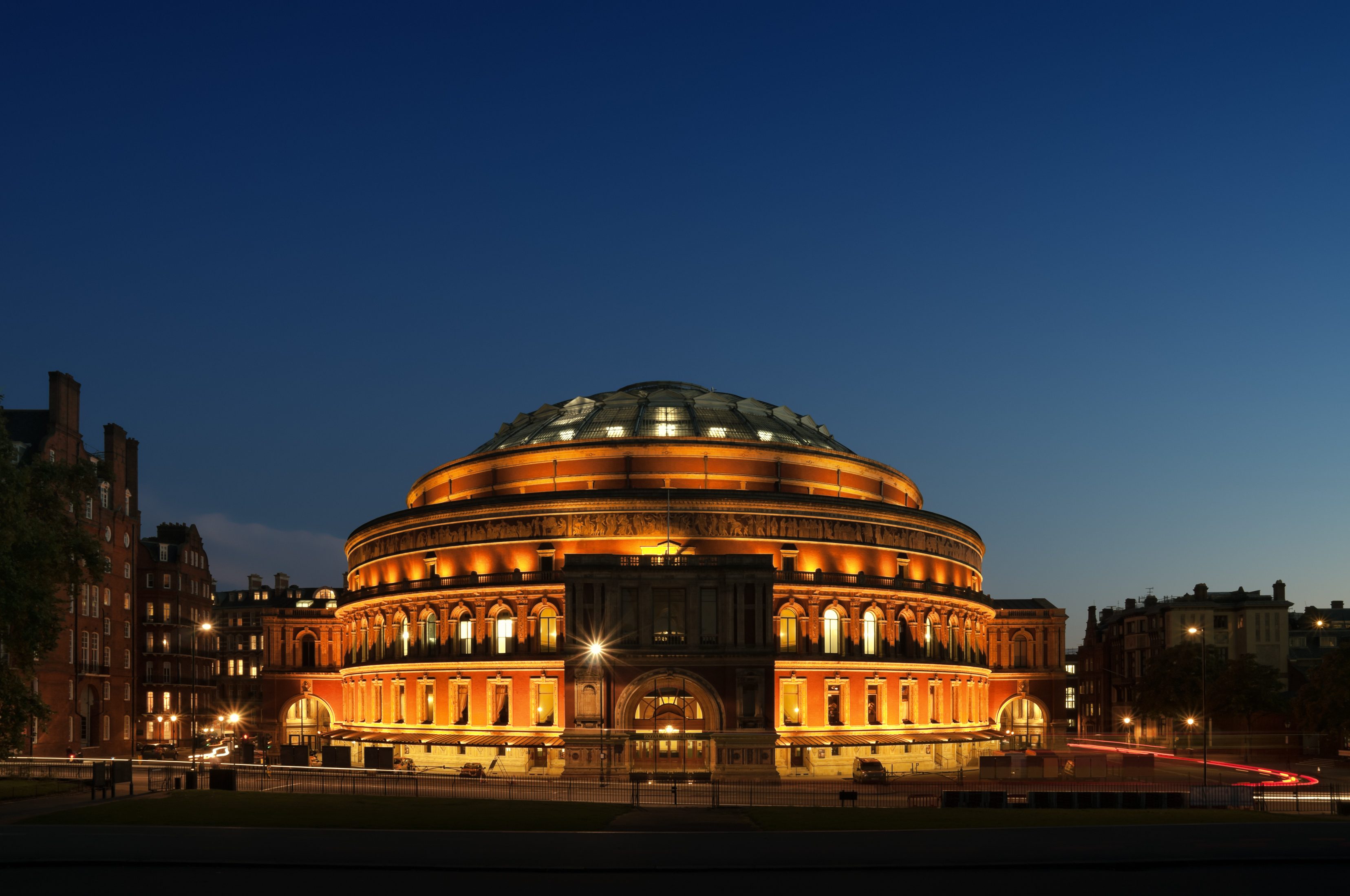 أصبحت Royal Albert Hall مختزلة لمساحة كبيرة - لأنه من السهل رؤيتها