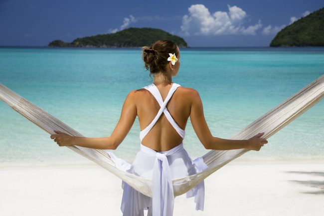 «النساء الخارقات».. جزيرة جديدة مدهشة في البحر محرمة على الرجال ولا يدخلها إلا النساء