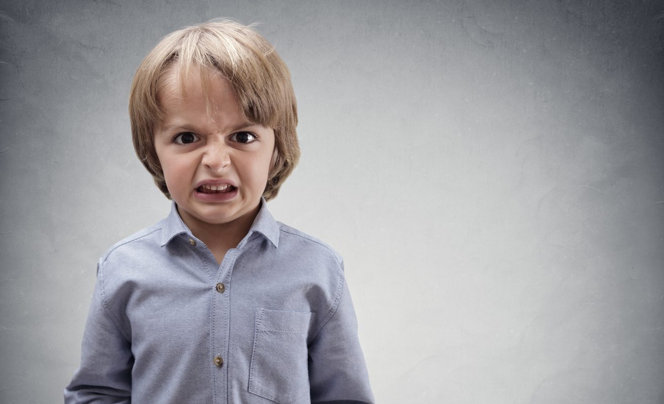 حتى لا تشعر أن طفلك غريب وأناني!.. هذه 9 صفات طبيعية في أعوامه الثلاثة الأولى