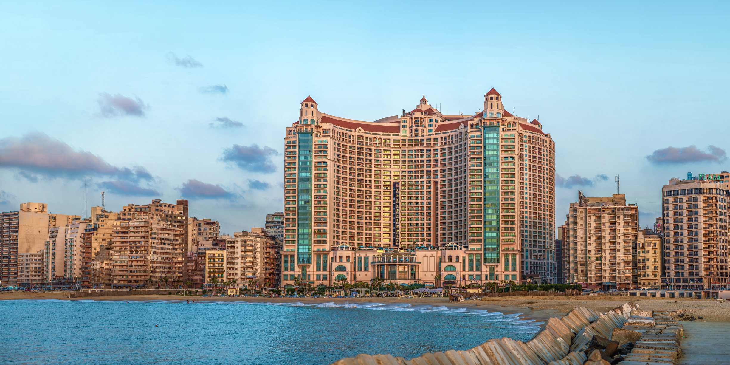 يعتبر اطول مبنى في الإسكندرية