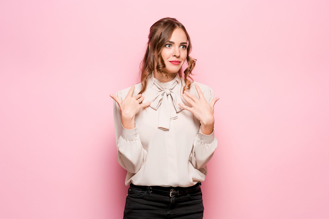 ما الفكرة في خجل المرأة من الاعتراف بعمرها؟