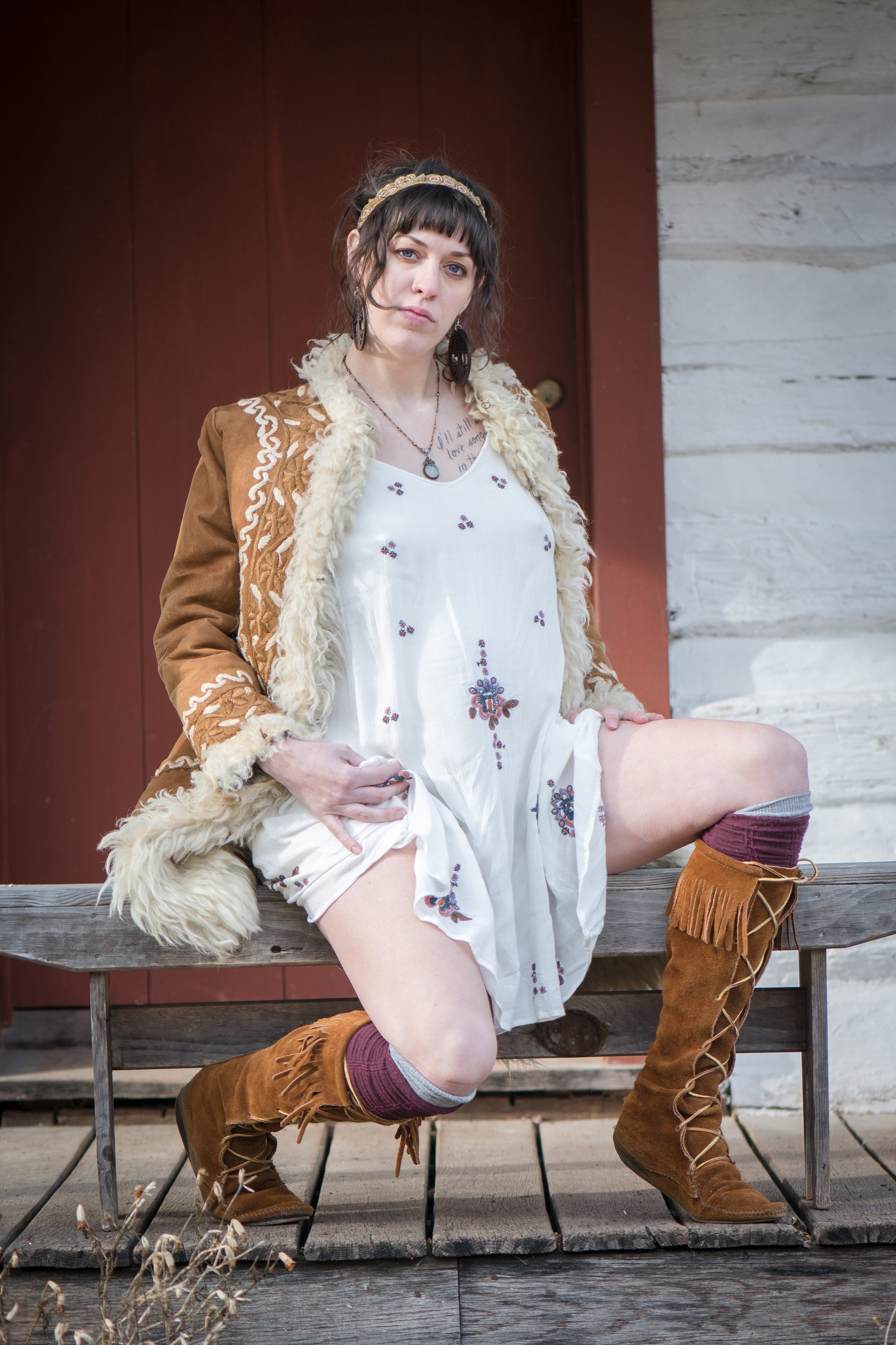 أصبح وجودهن ضرورة.. لماذا تهتم بيوت الموضة العالمية بظهور عارضات حوامل ضمن عروض الأزياء؟