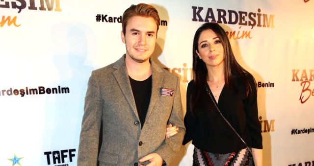المغني مصطفى جيجلي وزوجته السابقة الممثلة سينام