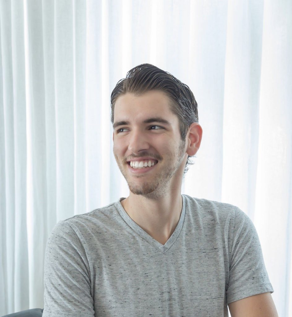 أول تريليونير في العالم