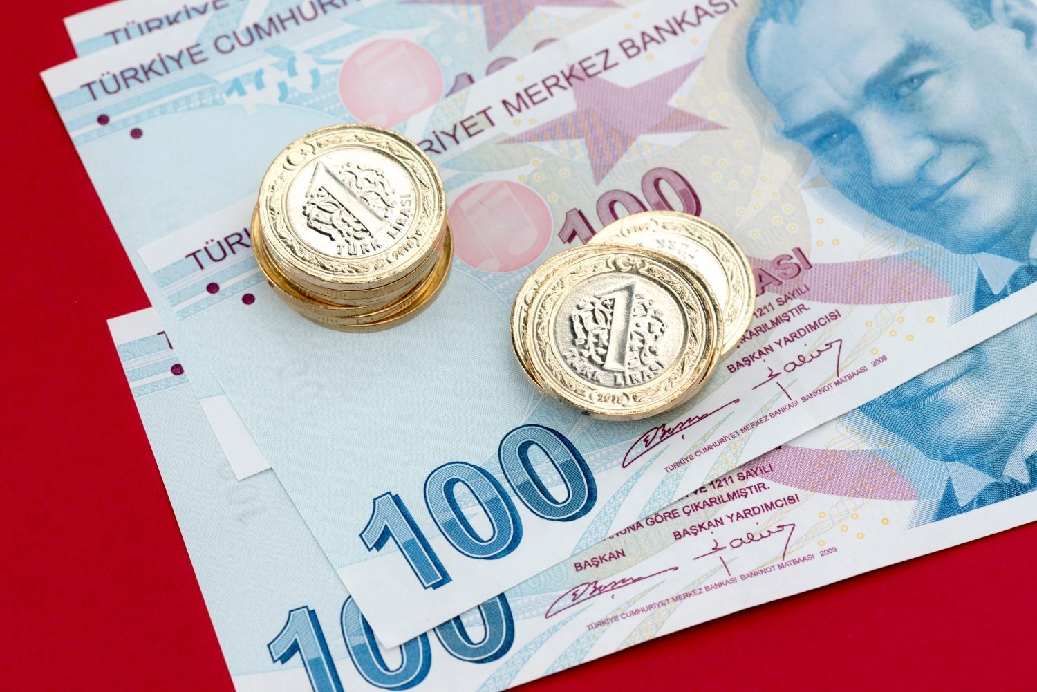 أزمة القس الأميركي أحد الأسباب وراء تدهور الليرة