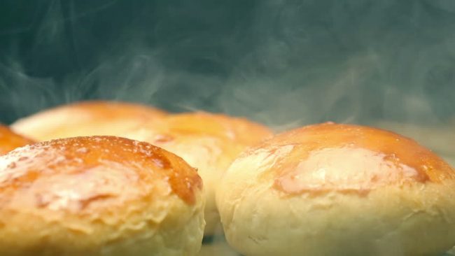 لا تلقِ اللوم على الخبز دائماً.. التفاح والحمص وغيرهما من “الأطعمة الصحية” غنية بالنشويات