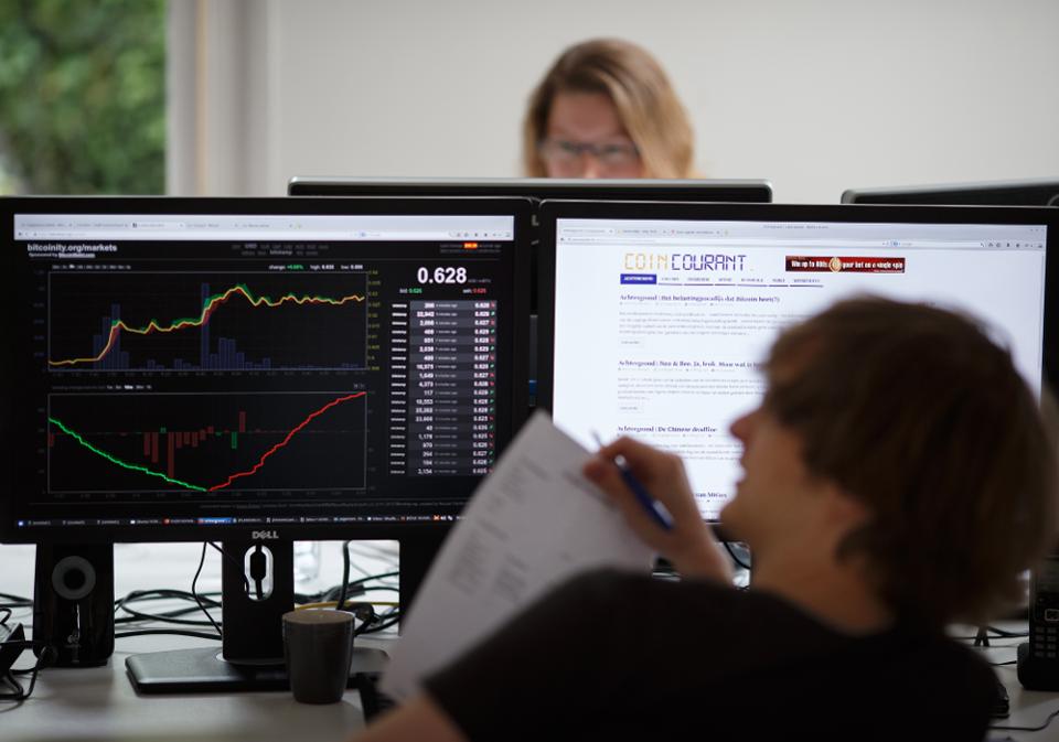 بطاقة شخصية بالعربية والتركية.. السوريون يصدرون هويات بديلة عن هويات النظام في مناطق درع الفرات