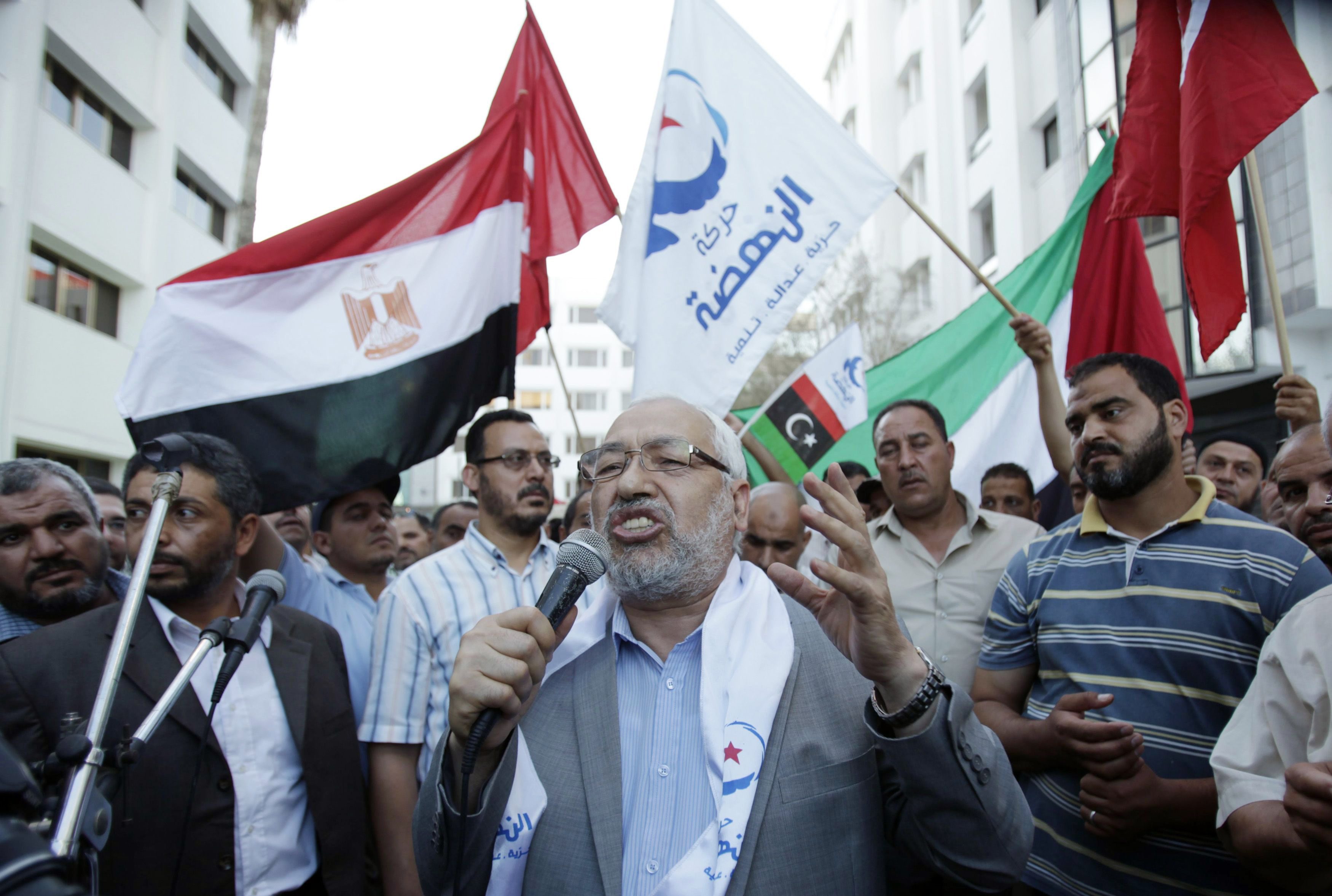 «النهضة» التونسي.. خلعَ «جلباب الإخوان» خوفاً من مصيرها، فهل ينجو من فخ «المساواة في الإرث» الذي وضعه السبسي؟