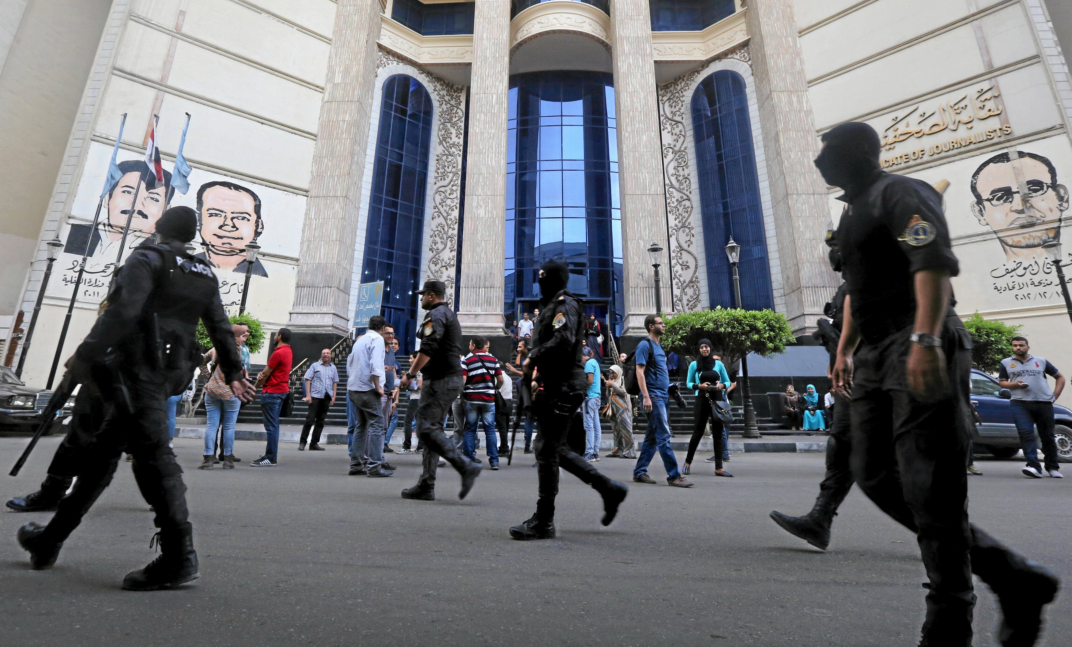 مجلة Economist: مصر ثالث أكبر دولة تسجن الصحفيين بالعالم