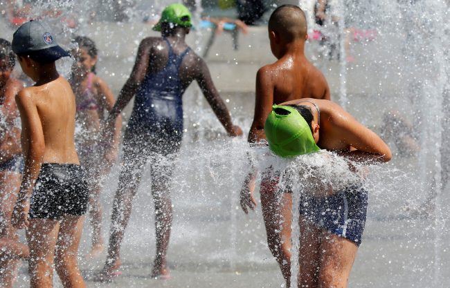 موجة حر مبكرة بإسبانيا، والقرن الإفريقي يواجه أسوأ أزمة جفاف.. دراسة علمية تحذر من تداعيات التغير المناخي