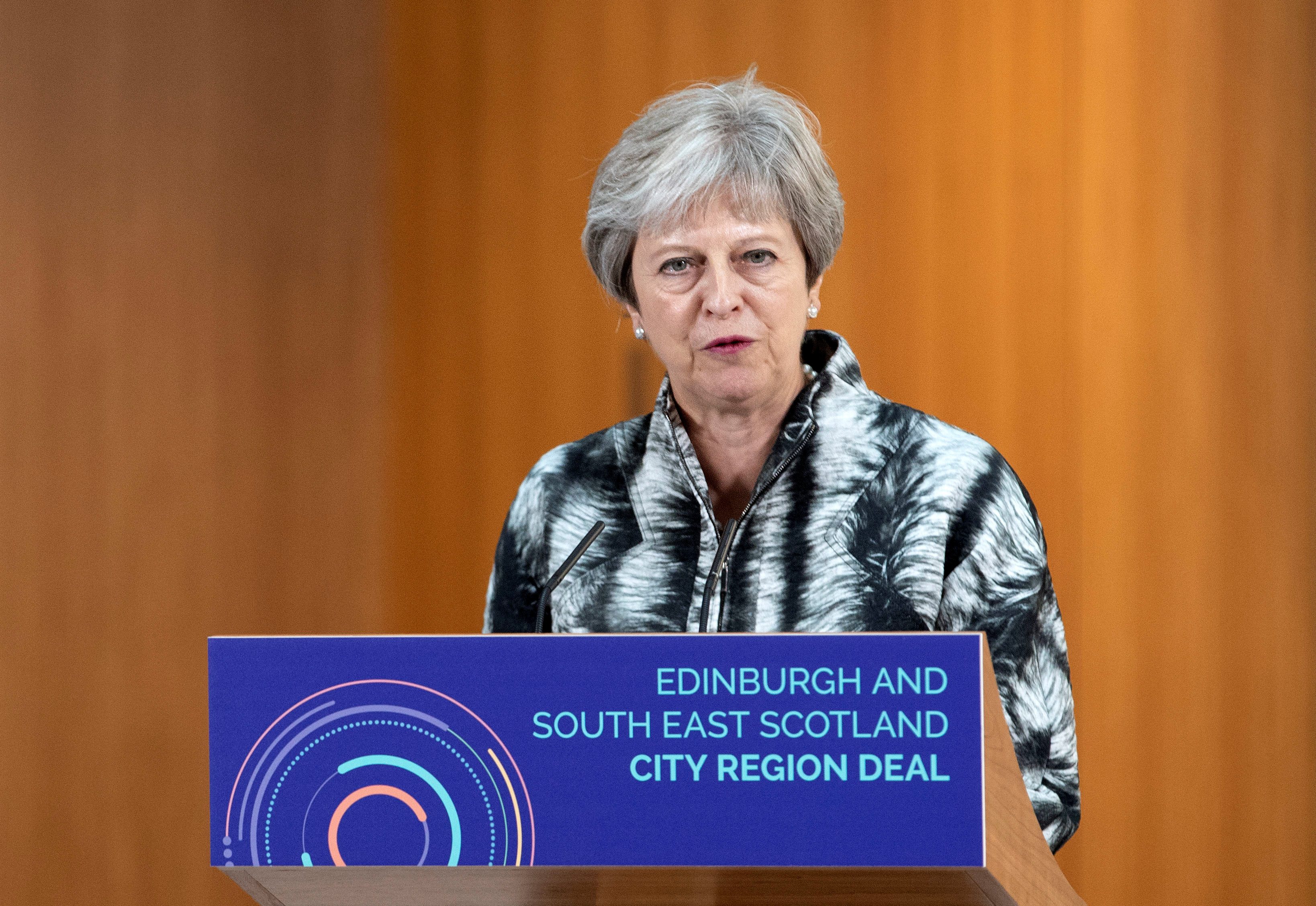 بريطانيا توقف بعض المساعدات التي تقدمها لمناطق يسيطر عليها مقاتلو المعارضة في سوريا