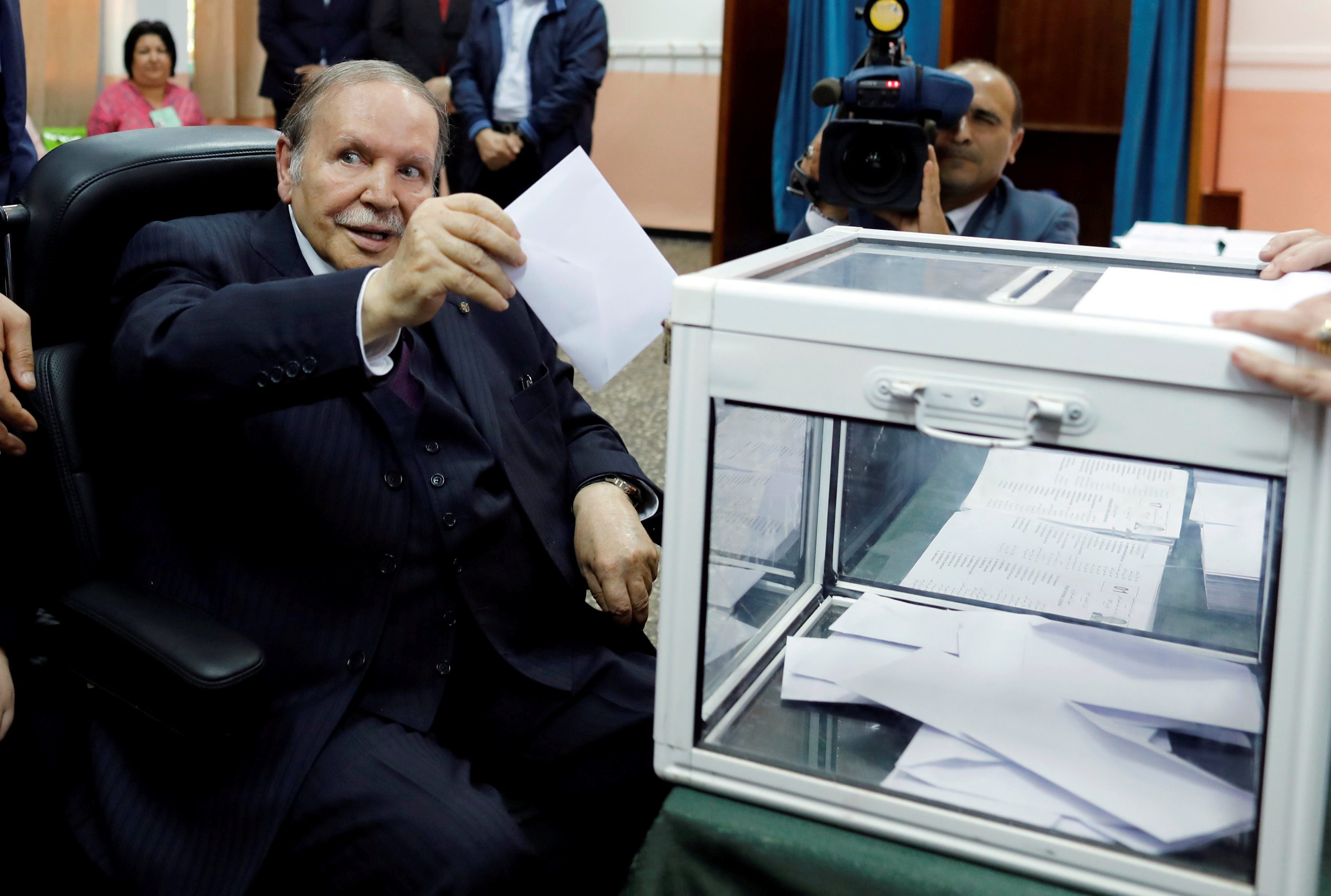 تشير التقارير إلى أن يسعد ربراب سيدعم منافسًا لعبدالعزيز بوتفليقة