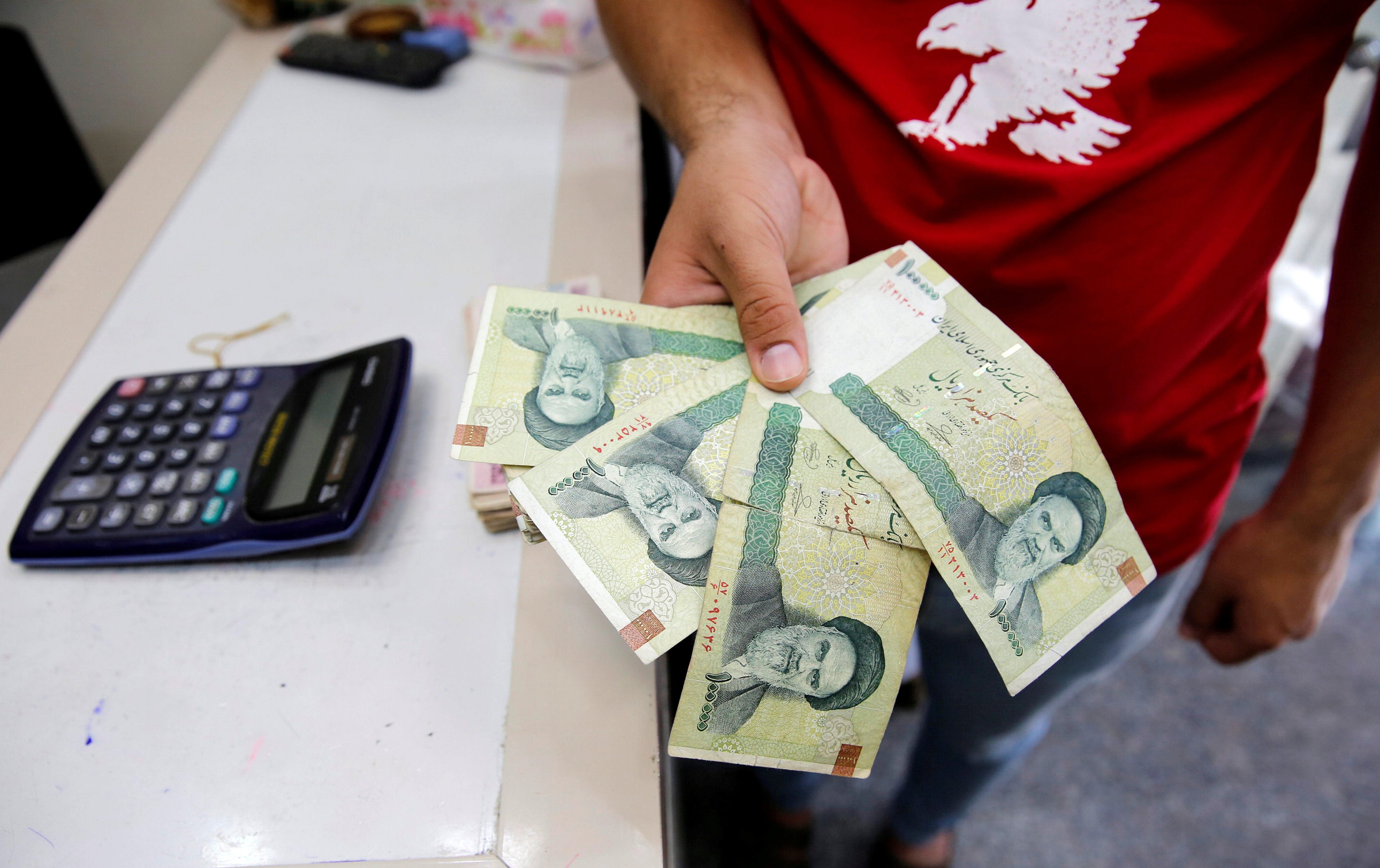 العملة الإيرانية انهارت بشكل غير مسبوق