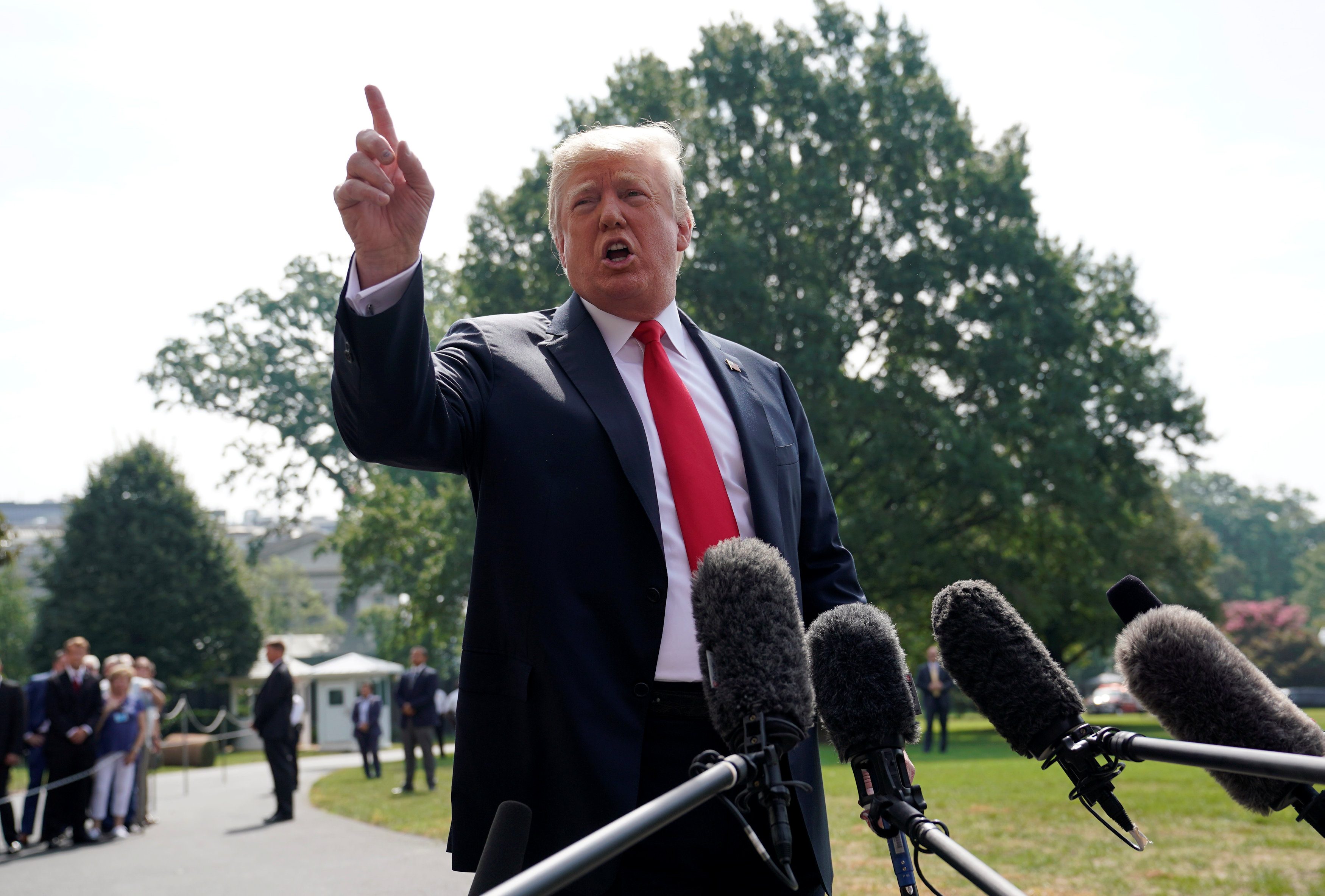 بينما لا تنتهي مشاكل أميركا مع الصين.. ترمب يُصعّد ضد بكين ويوجه لها اتهاماً خطيراً