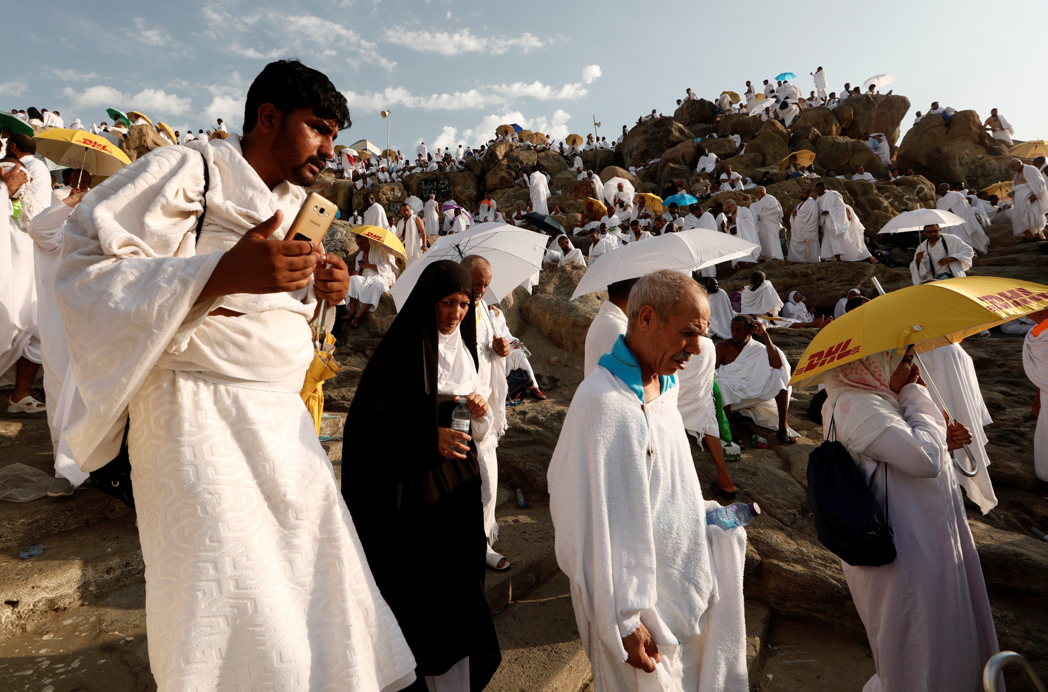 أعلنت السعودية أن عدد الحجاج تجاوز 2.3 مليون حاج أغلبهم من خارج المملكة