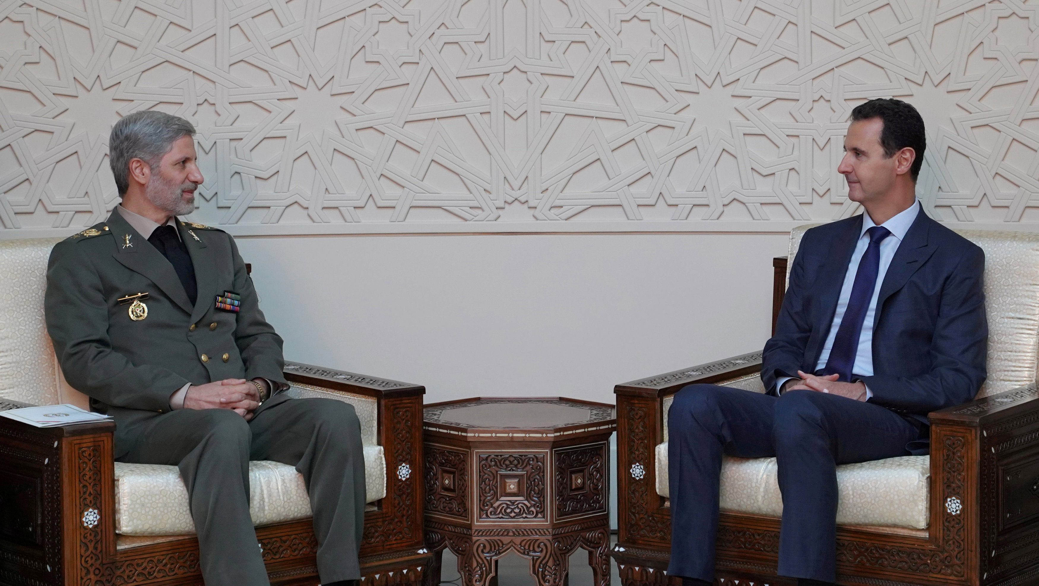 وزير الدفاع الإيراني يزور سوريا ويلتقي بشار الأسد