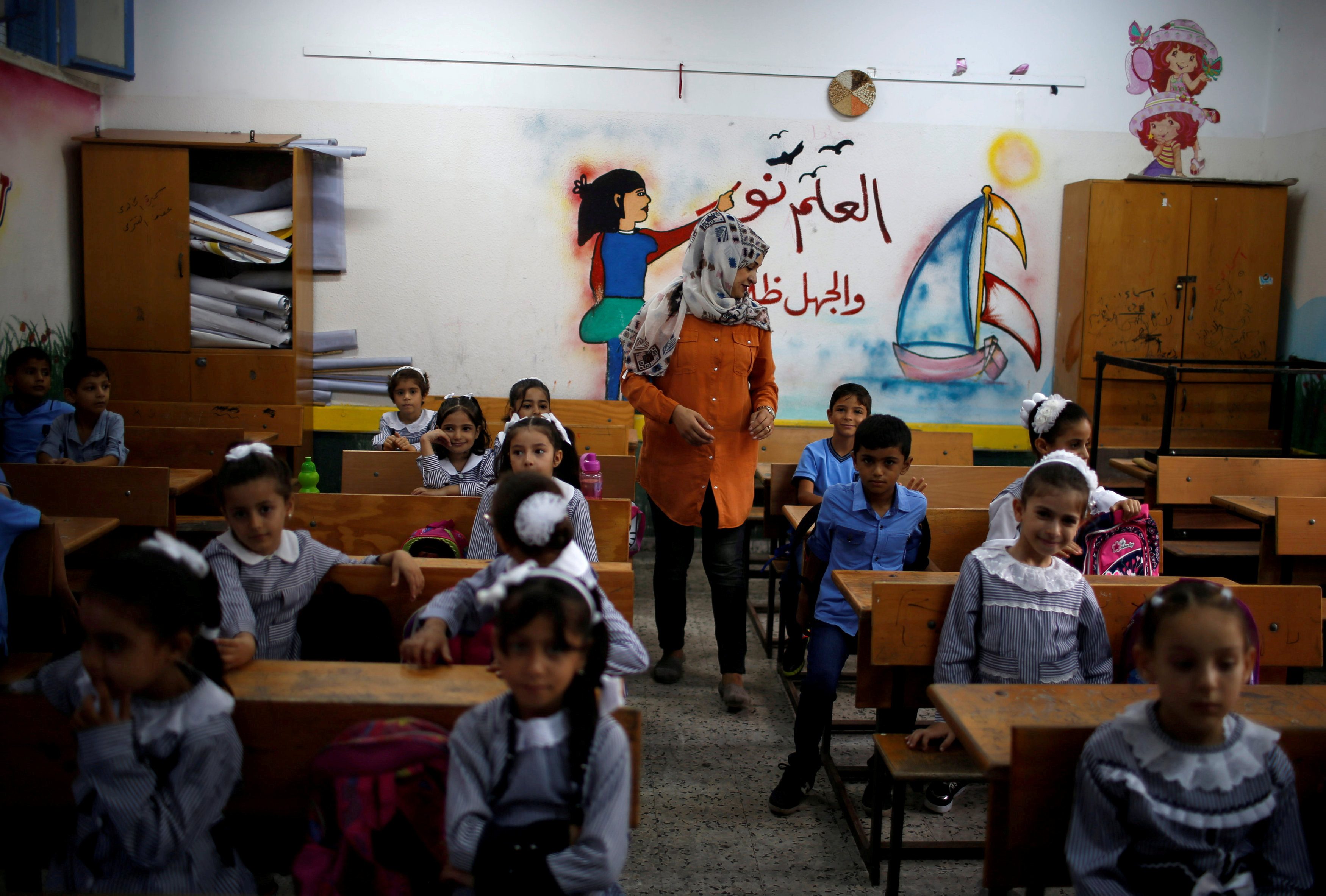 أونروا تفتح مدارسها للطلاب في غزة والضفة