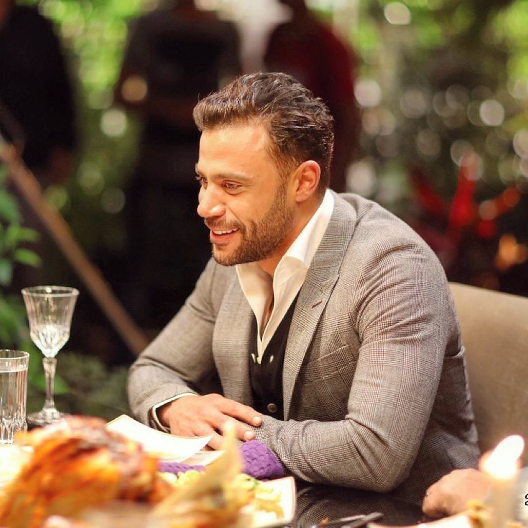 محمد عادل إمام يعقد قرانه في سرية بفتاة من خارج الوسط الفني.. والزفاف بعد أيام