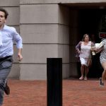 الصحفيون يركضون خارج قاعة المحكمة