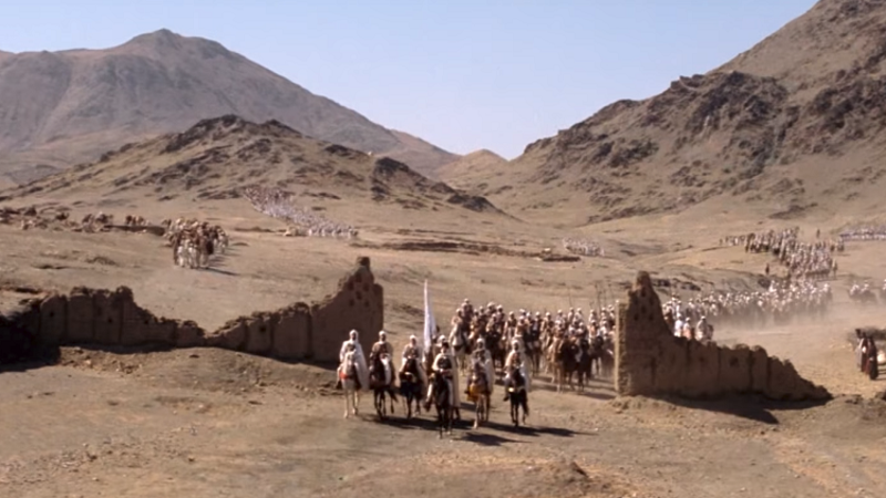 «الرسالة».. للمرة الأولى أحد أبطال الفيلم يكشف كواليس تصوير النسخة العربية مع أنتوني كوين