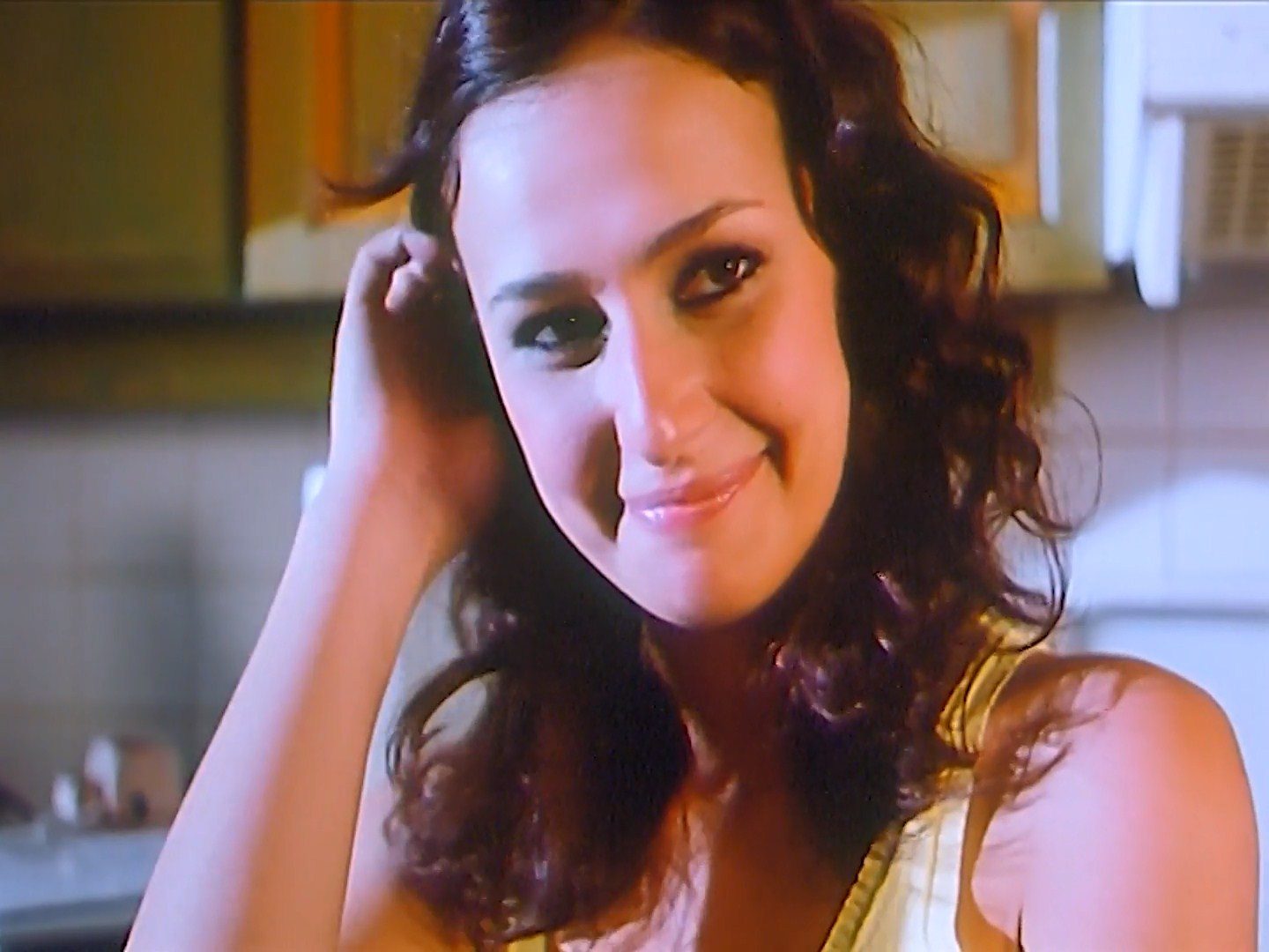 حلا شيحة تخلع الحجاب وتعود للسينما بعد سنوات من الاعتزال.. صحيفة مصرية تنشر صورتها الأولى