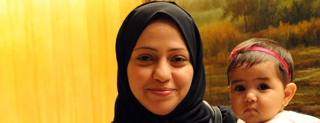 سمر بدوي الناشطة التي تسببت بأزمة بين كندا والسعودية