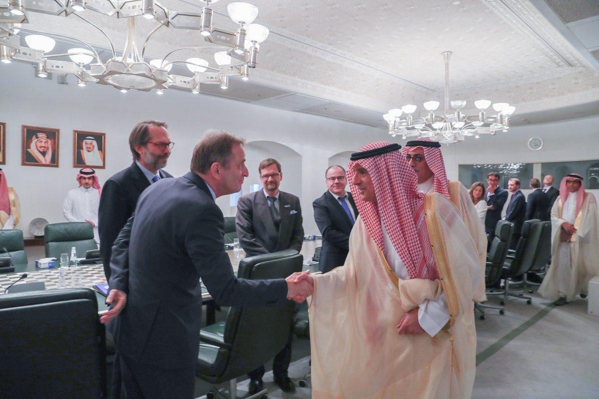 بعد ساعات على مطالبة أوروبا السعودية بتفاصيل عن اعتقال “ناشطات حقوقيات”.. الجبير يلتقي سفراء الاتحاد الأوروبي