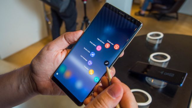 6 أسباب تدفعك لشراء وحش الهواتف Galaxy Note 9 بدلاً من S9 و S9 Plus
