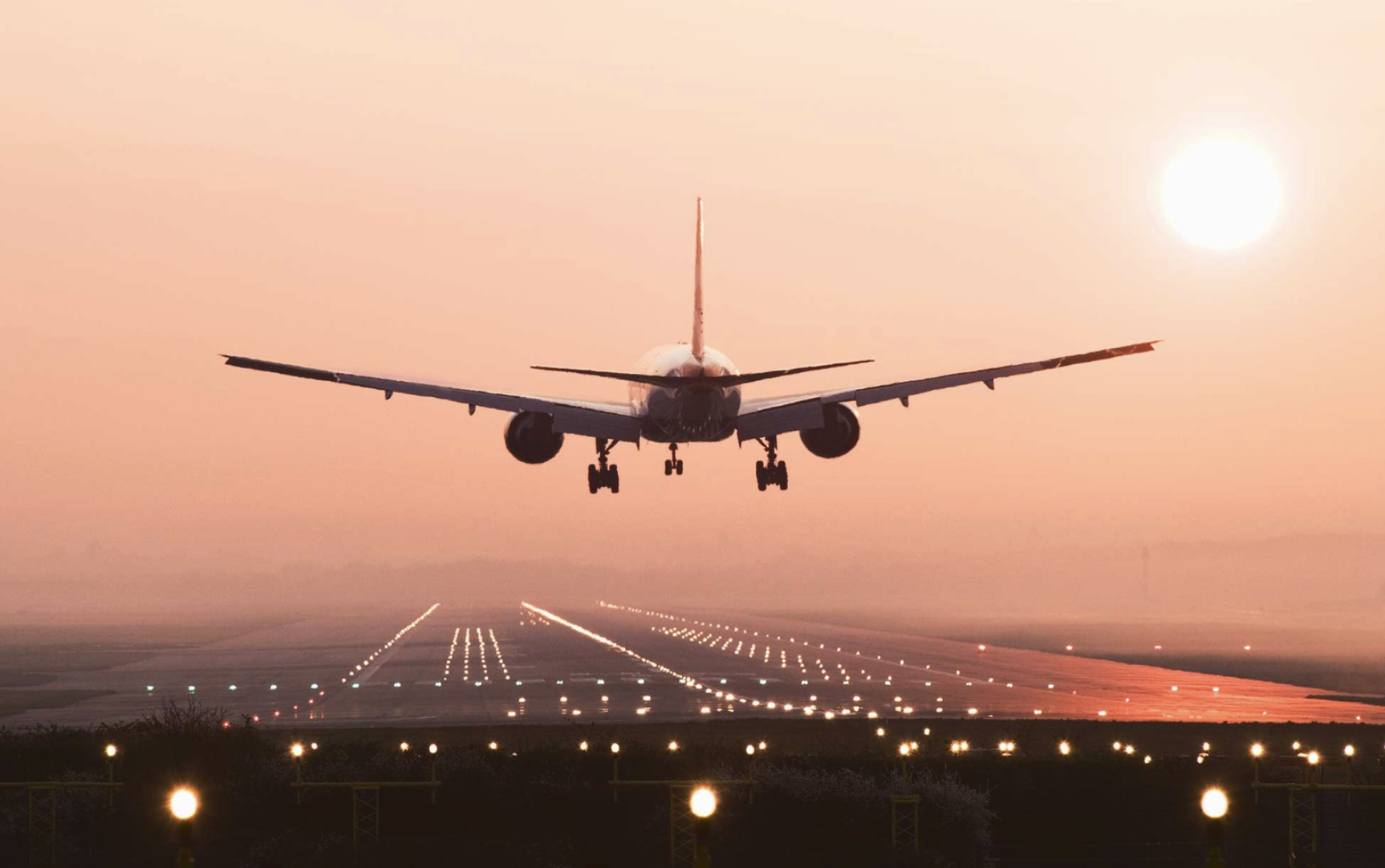 امرأة إسرائيلية حجزت عبر طيران دولة خليجية لكنها مُنعت من الصعود.. وتم تعويضها بمبلغ مالي