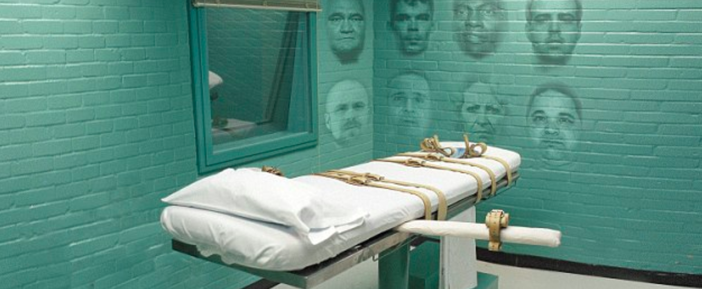 شاهد على إعدام 400 شخص.. يتم حقنهم بمادة سامة ويموتون أمام عينيه بينما يسمع كلماتهم الأخيرة