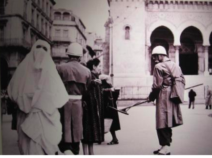 الصورة من أيام الاحتلال الفرنسي للجزائر