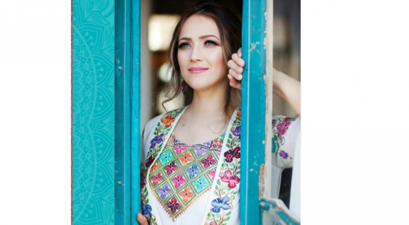 مغنية فلسطينية دلال أبو آمنة