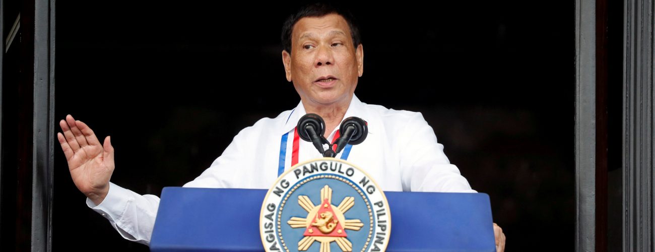 "سأدفنكم بدلاً من أن تتسببوا في إثارة المتاعب".. رئيس الفلبين يهدد مخالفي إجراءات العزل بسبب كورونا