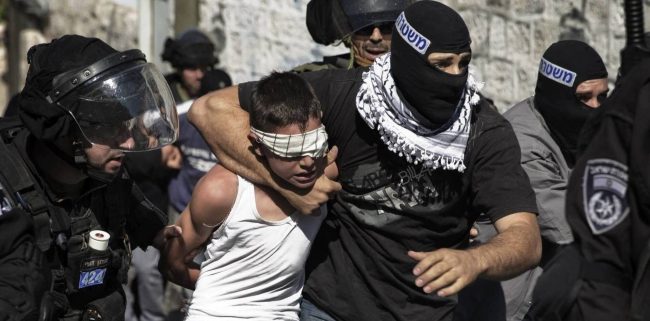 إسرائيل اعتقلت 50 ألف طفل فلسطيني منذ عام 1967.. هيئة الأسرى: الاحتلال يستهدف الأطفال أسوة بالكبار