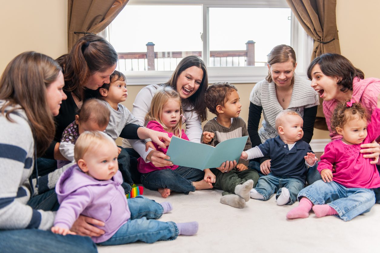 الدورات التربوية للأمهات.. كيف وماذا وأين أتعلم؟