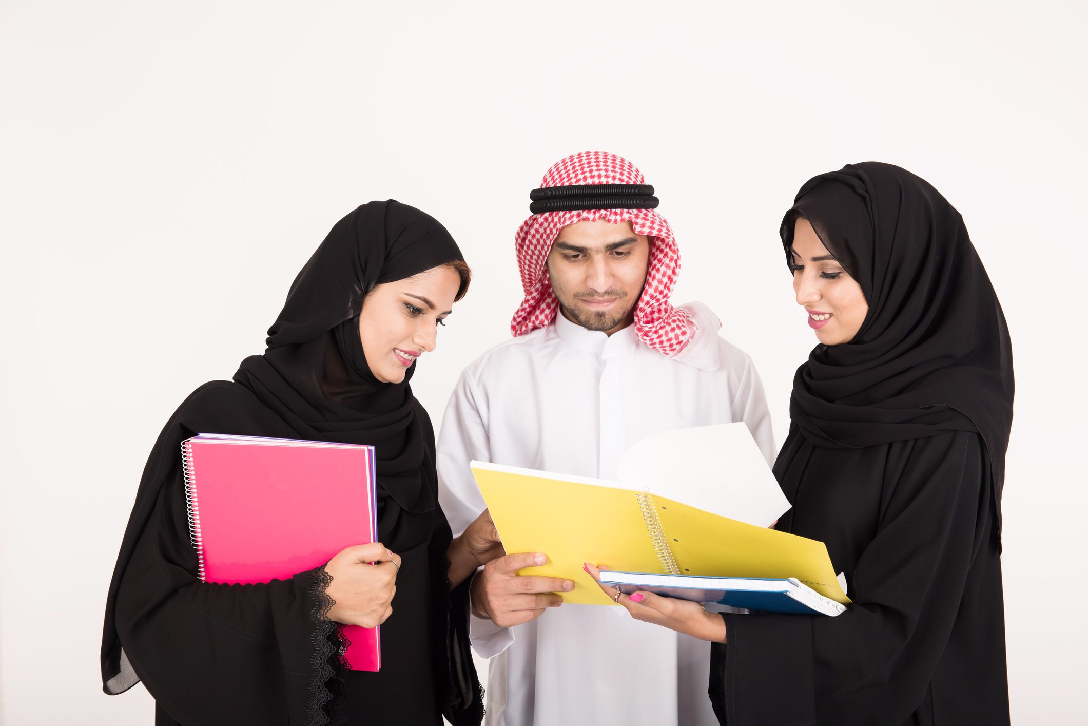 يبلغ عدد الطلاب السعوديين بينهم 8 آلاف وهم المجموعة الأكبر من بلد واحد