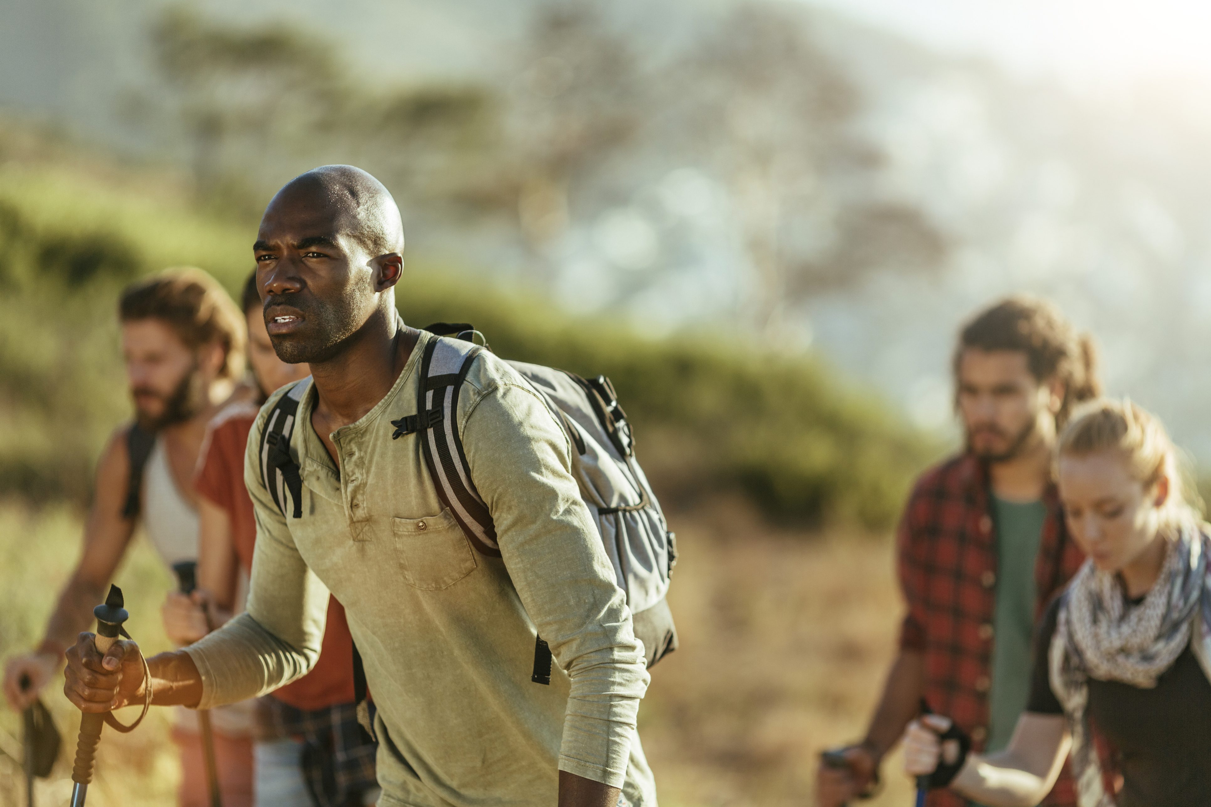 السود في جنوب إفريقيا يصرخون: جالسون على قنبلة موقوتة والبيض نسبتهم 8% ويسيطرون على 70% من الأراضي