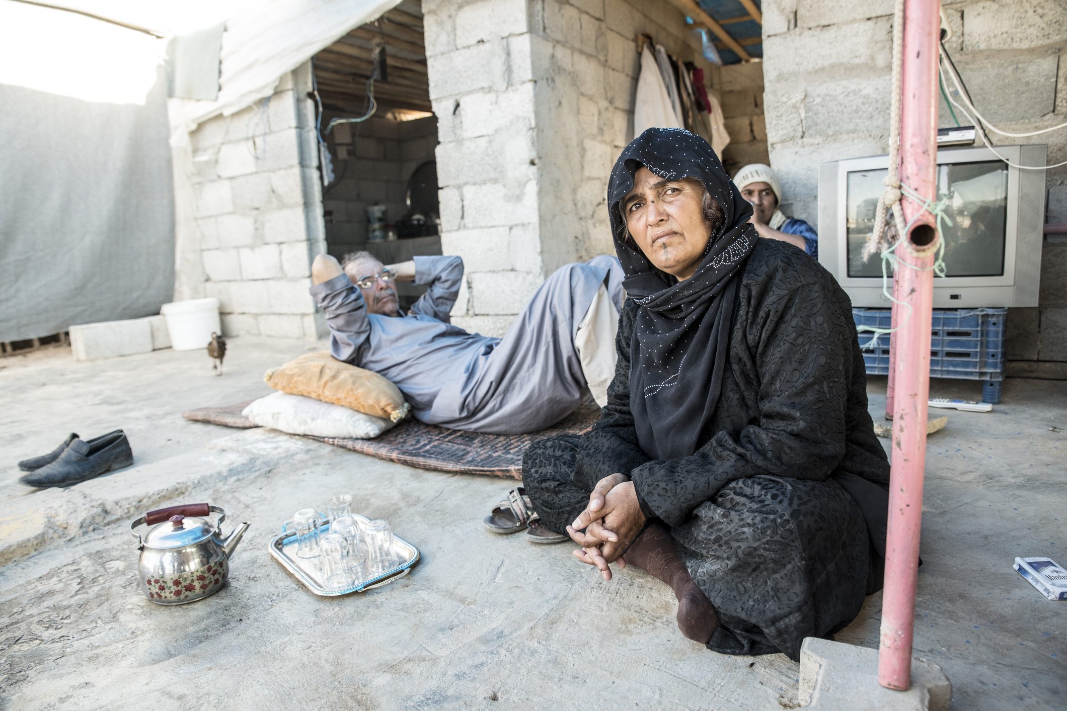 داعش في مخيمات اليونان .. مجموعات متشددة تهاجم الأكراد اللاجئين وتحول حياتهم إلى جحيم